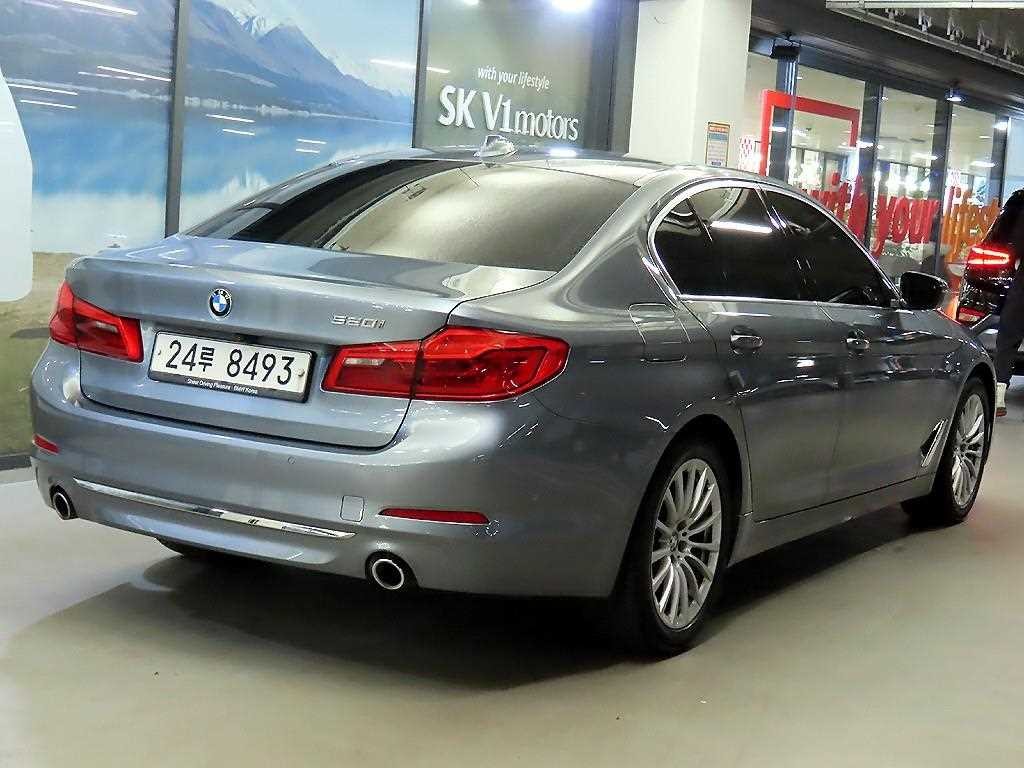 BMW 5시리즈 5시리즈 (G30) 520i 럭셔리 이미지 4