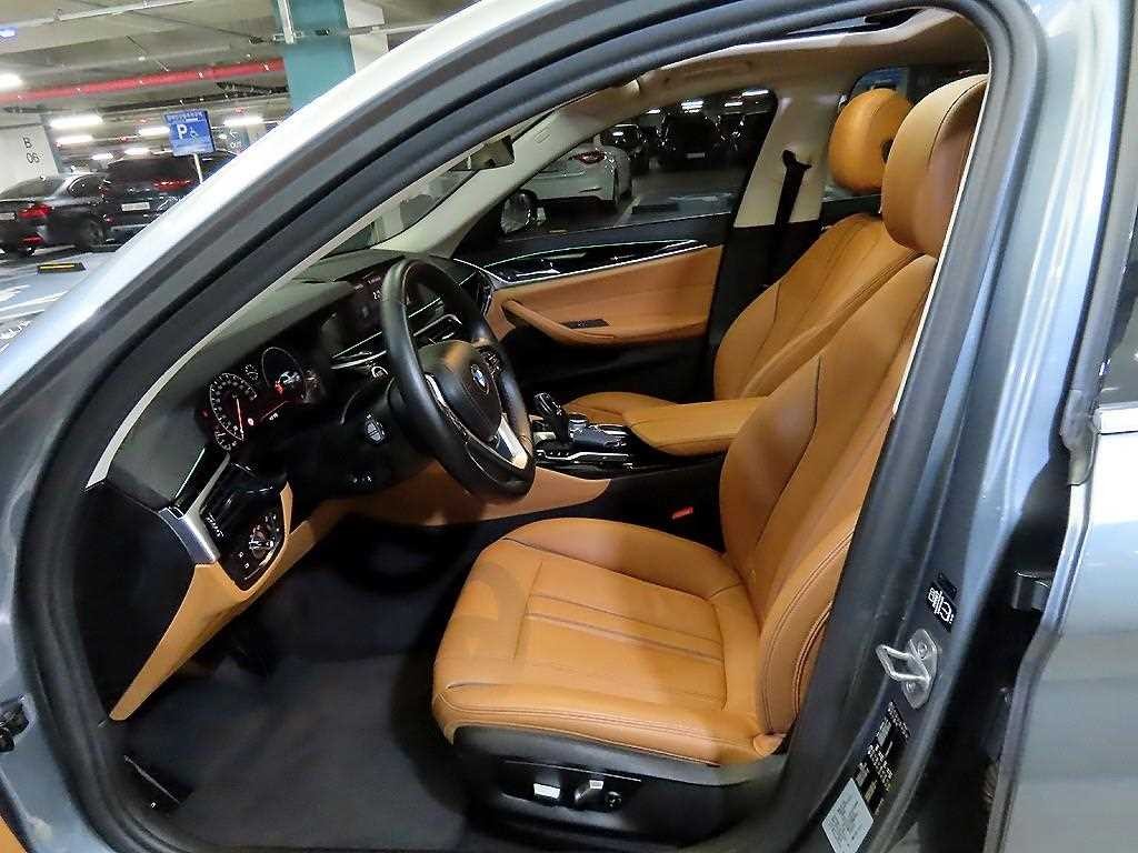 BMW 5시리즈 5시리즈 (G30) 520i 럭셔리 이미지 6