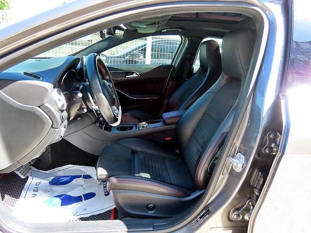 벤츠 A 클래스 A클래스 W176 A200 AMG LINE 이미지 5