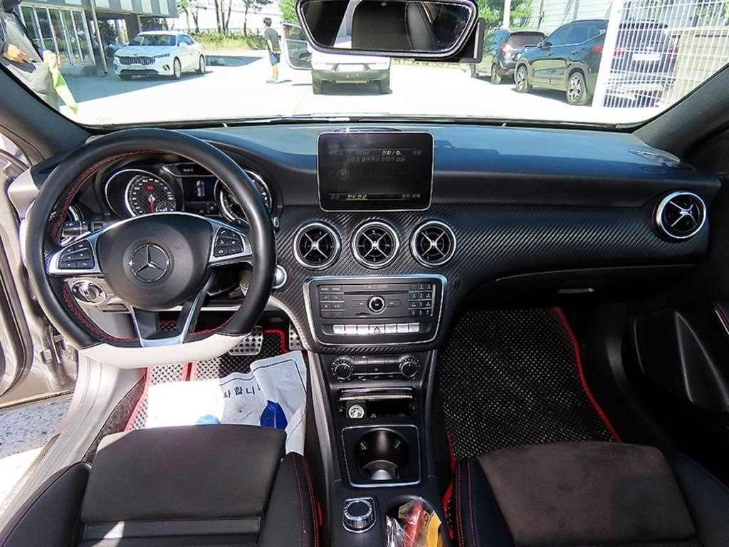 벤츠 A 클래스 A클래스 W176 A200 AMG LINE 이미지 7