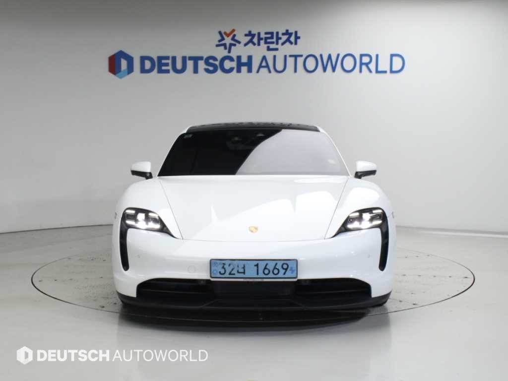 포르쉐 타이칸 4S 이미지 3