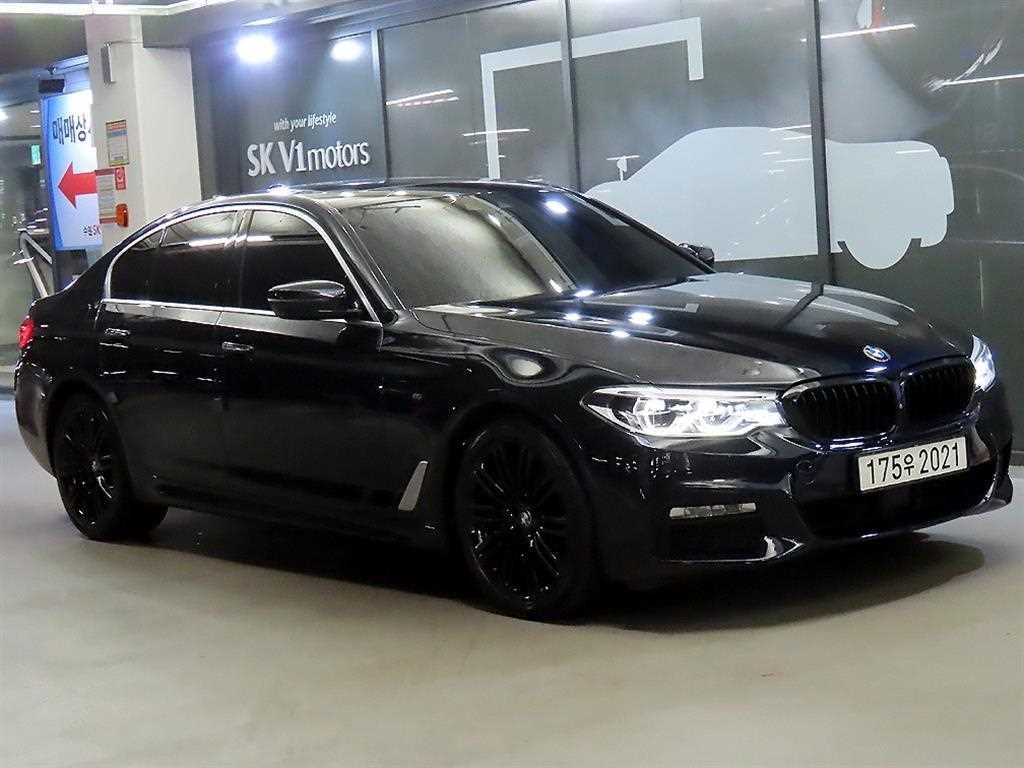 BMW 5시리즈 5시리즈 (G30) 520d xDrive M 스포츠 플러스 이미지 1