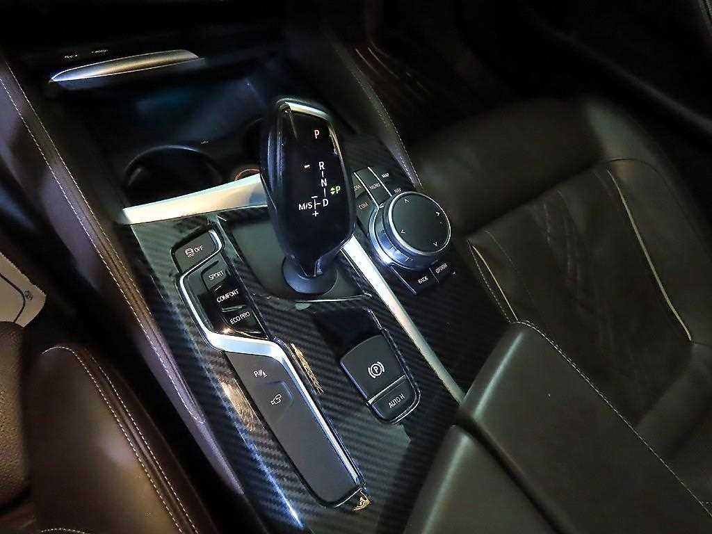 BMW 5시리즈 5시리즈 (G30) 520d xDrive M 스포츠 플러스 이미지 12