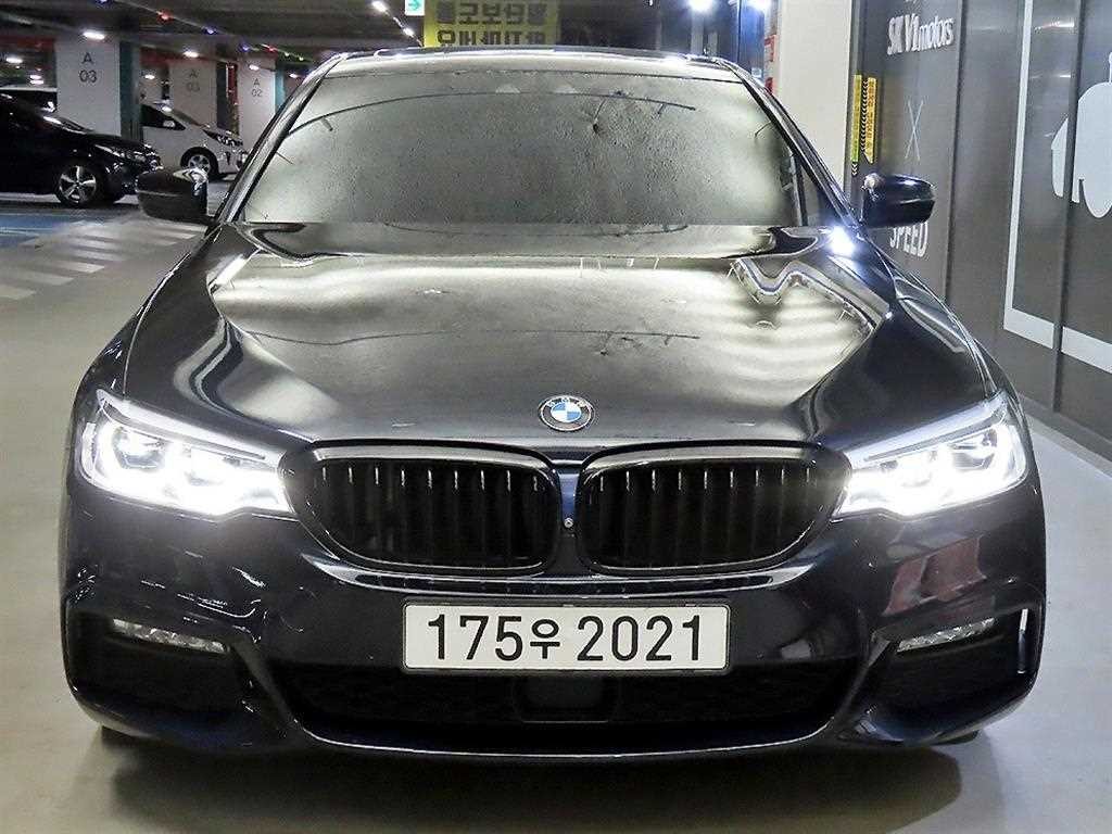 BMW 5시리즈 5시리즈 (G30) 520d xDrive M 스포츠 플러스 이미지 2