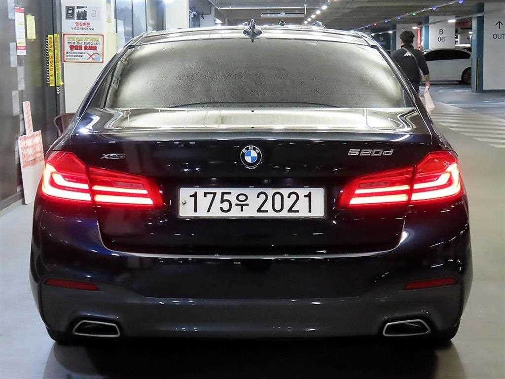BMW 5시리즈 5시리즈 (G30) 520d xDrive M 스포츠 플러스 이미지 5