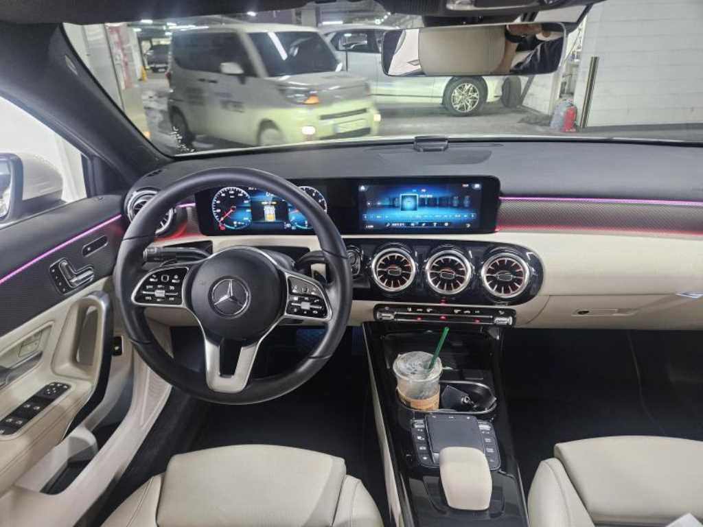 벤츠 A 클래스 A클래스 W177 A220 세단 이미지 5