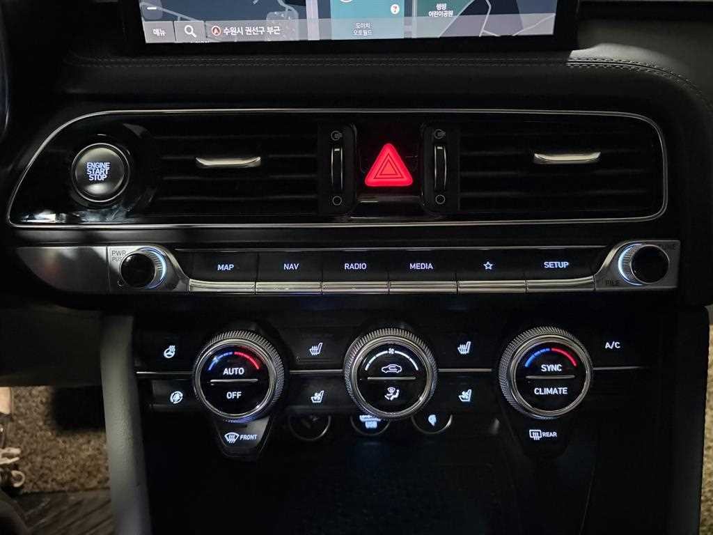 제네시스 G70 더 뉴 G70 가솔린 2.0T 2WD 이미지 12