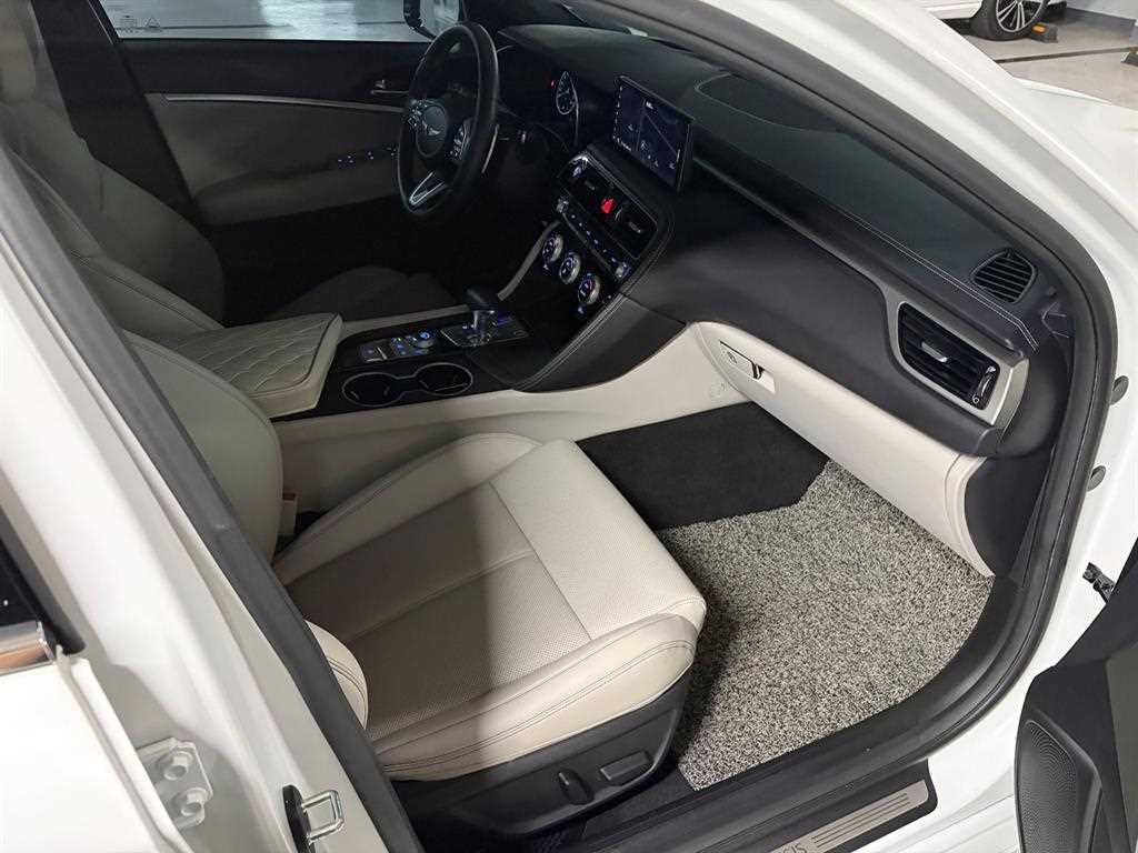 제네시스 G70 더 뉴 G70 가솔린 2.0T 2WD 이미지 15