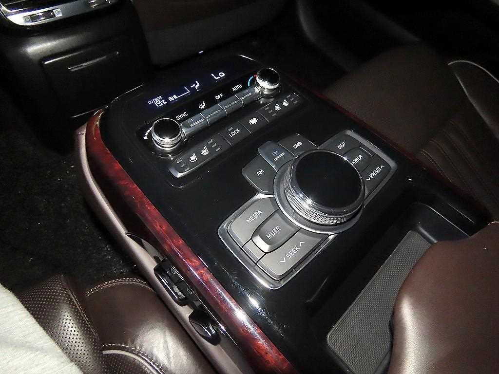 제네시스 EQ900 3.8 GDI AWD 프리미엄 럭셔리 이미지 15
