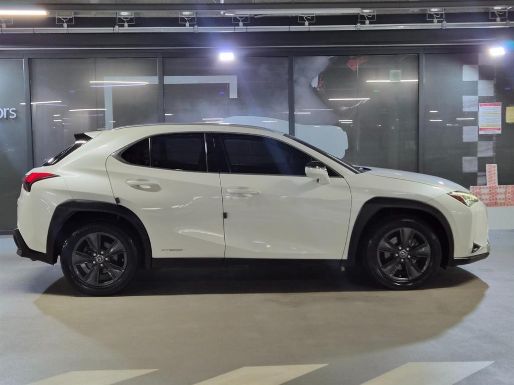 렉서스 UX UX 250h 2.0 2WD 이미지 3