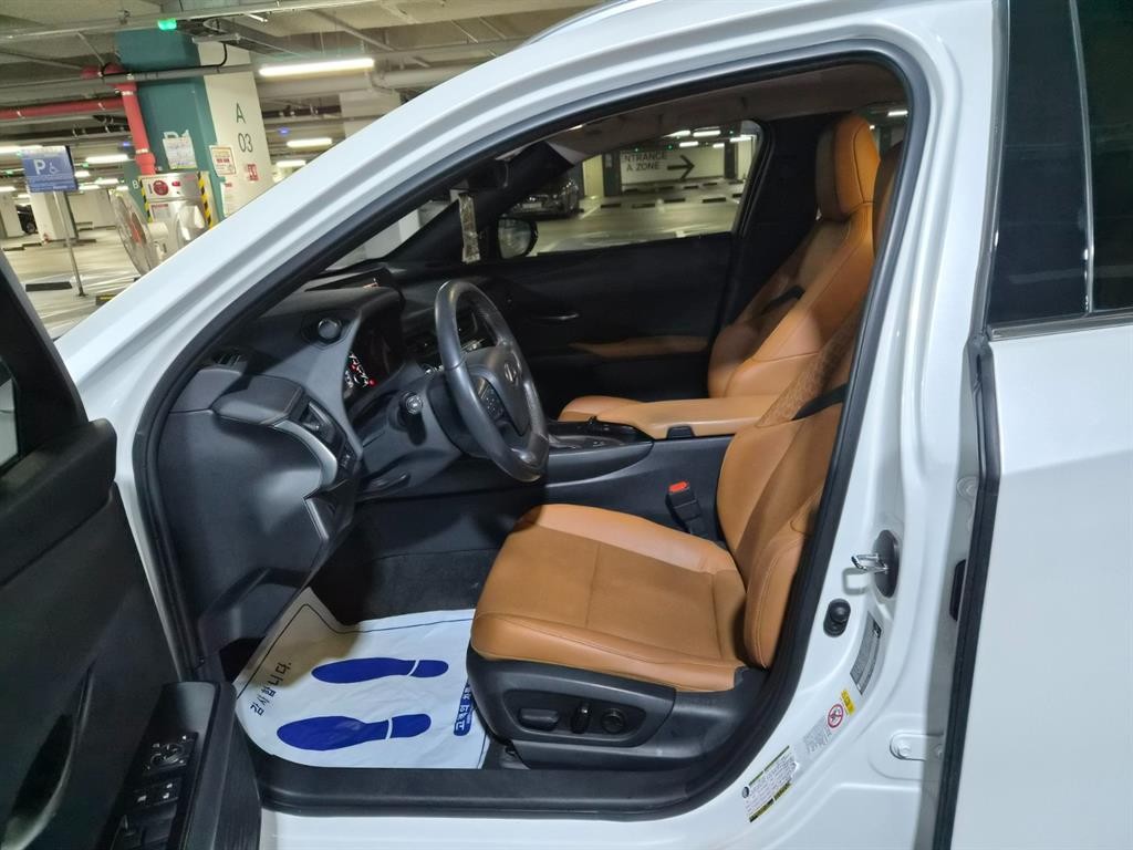 렉서스 UX UX 250h 2.0 2WD 이미지 6