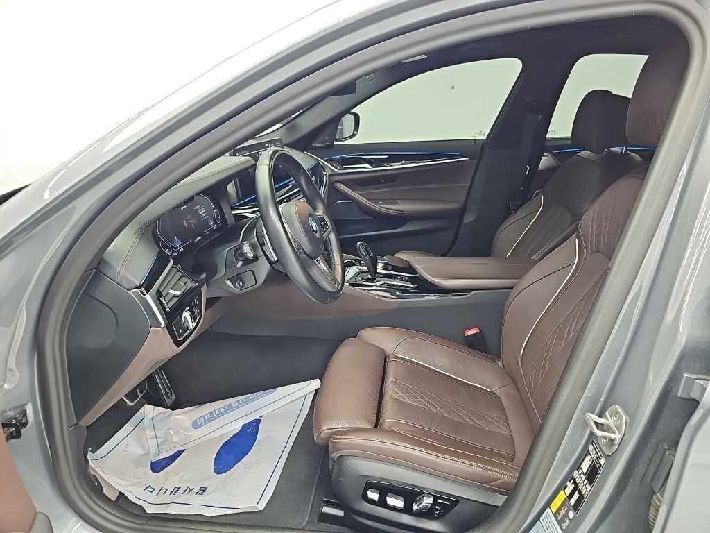 BMW 5시리즈 5시리즈 (G30) 530e M 스포츠 이미지 11