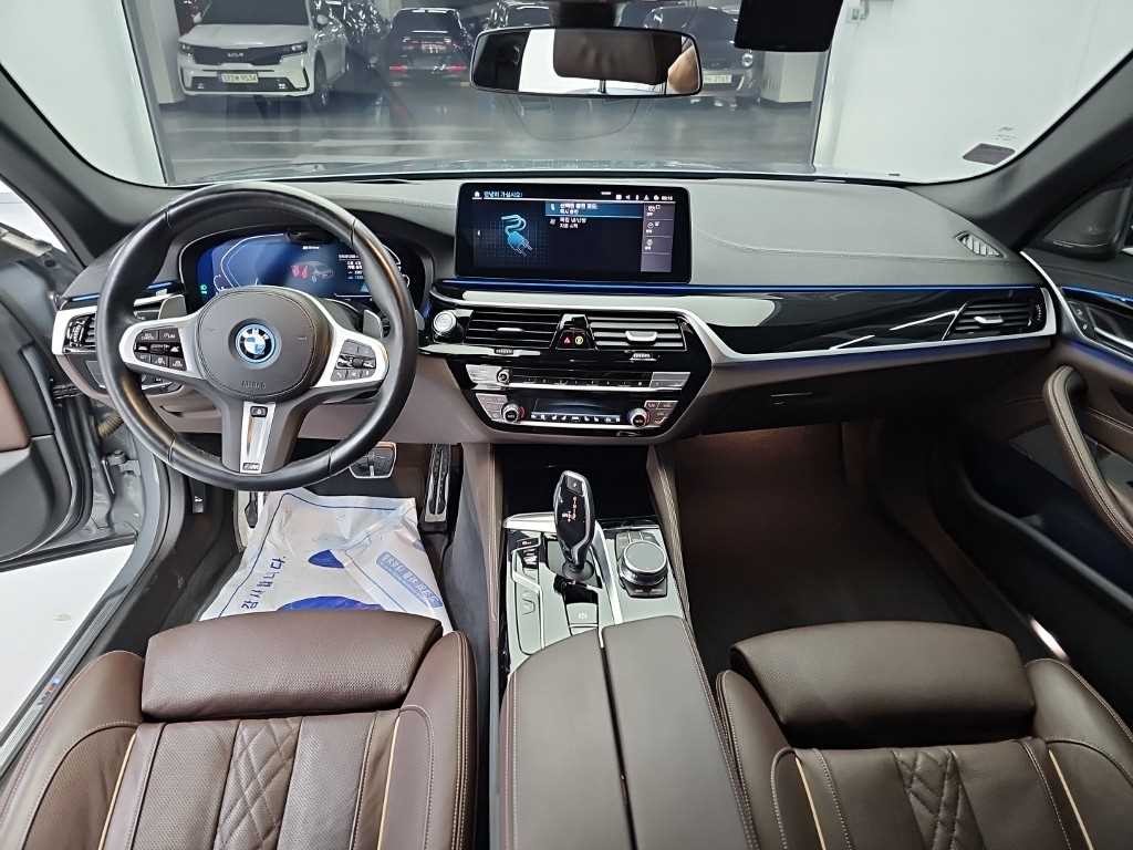 BMW 5시리즈 5시리즈 (G30) 530e M 스포츠 이미지 7