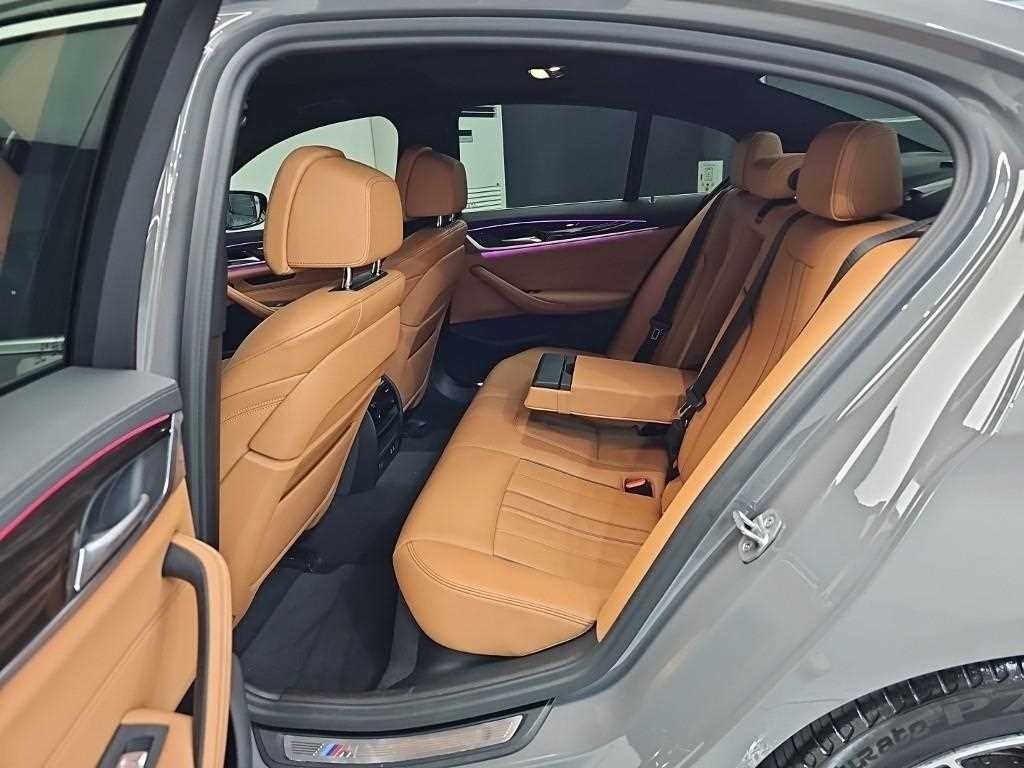 BMW 5시리즈 5시리즈 (G30) 520i M 스포츠 이미지 12