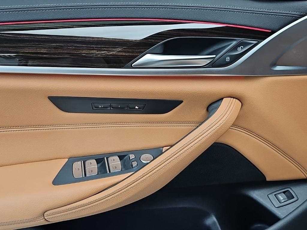BMW 5시리즈 5시리즈 (G30) 520i M 스포츠 이미지 17