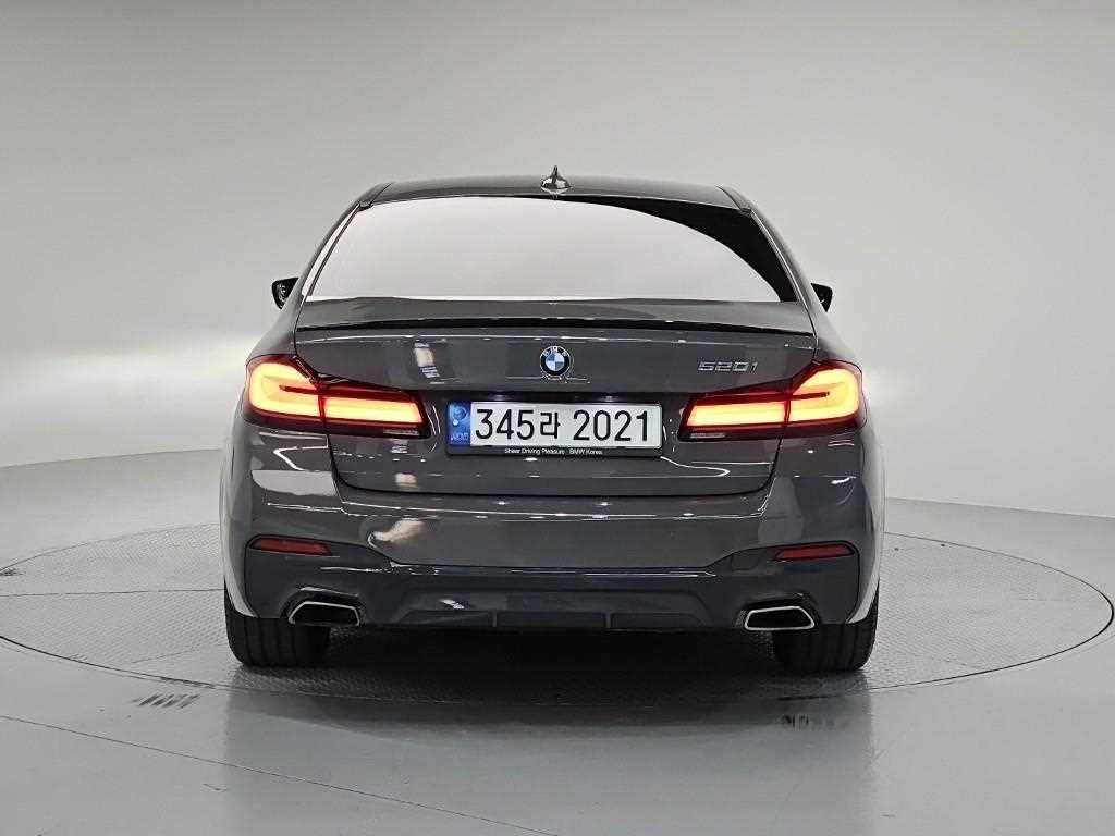 BMW 5시리즈 5시리즈 (G30) 520i M 스포츠 이미지 3