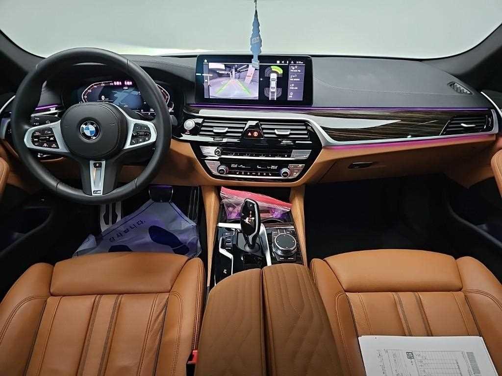BMW 5시리즈 5시리즈 (G30) 520i M 스포츠 이미지 7