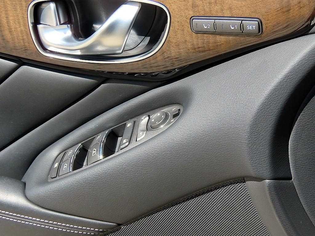 인피니티 Q Q50 3.5 하이브리드 하이테크 이미지 11