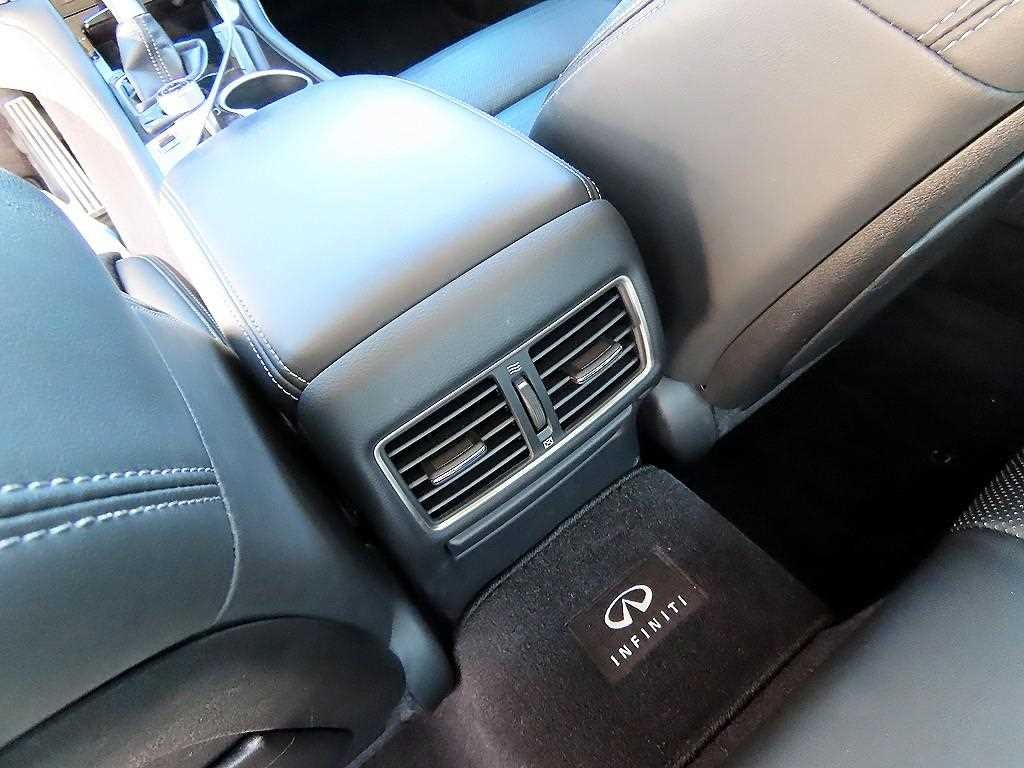 인피니티 Q Q50 3.5 하이브리드 하이테크 이미지 17