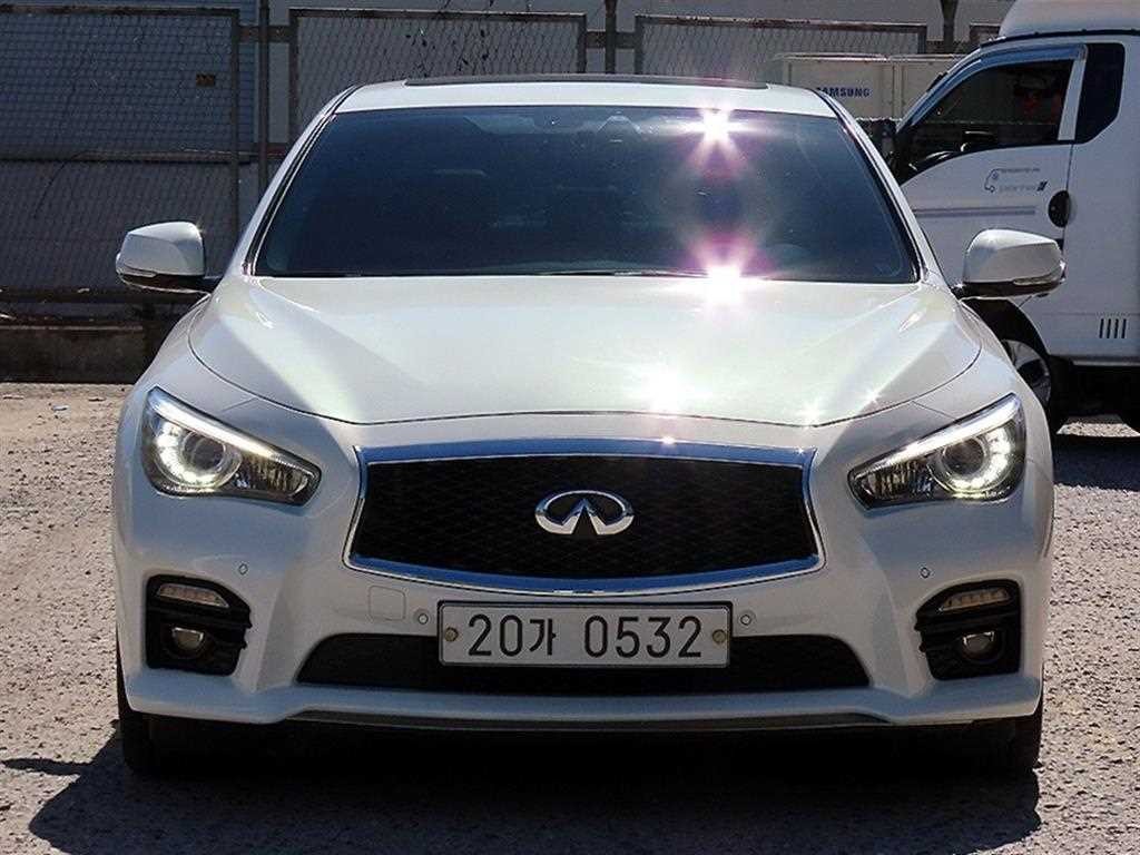 인피니티 Q Q50 3.5 하이브리드 하이테크 이미지 2