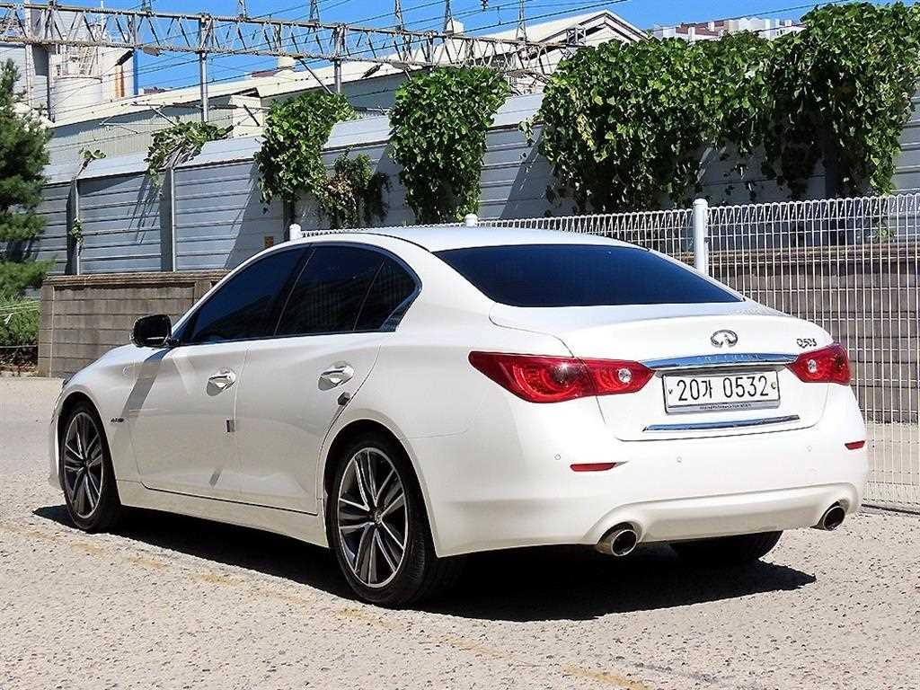 인피니티 Q Q50 3.5 하이브리드 하이테크 이미지 3