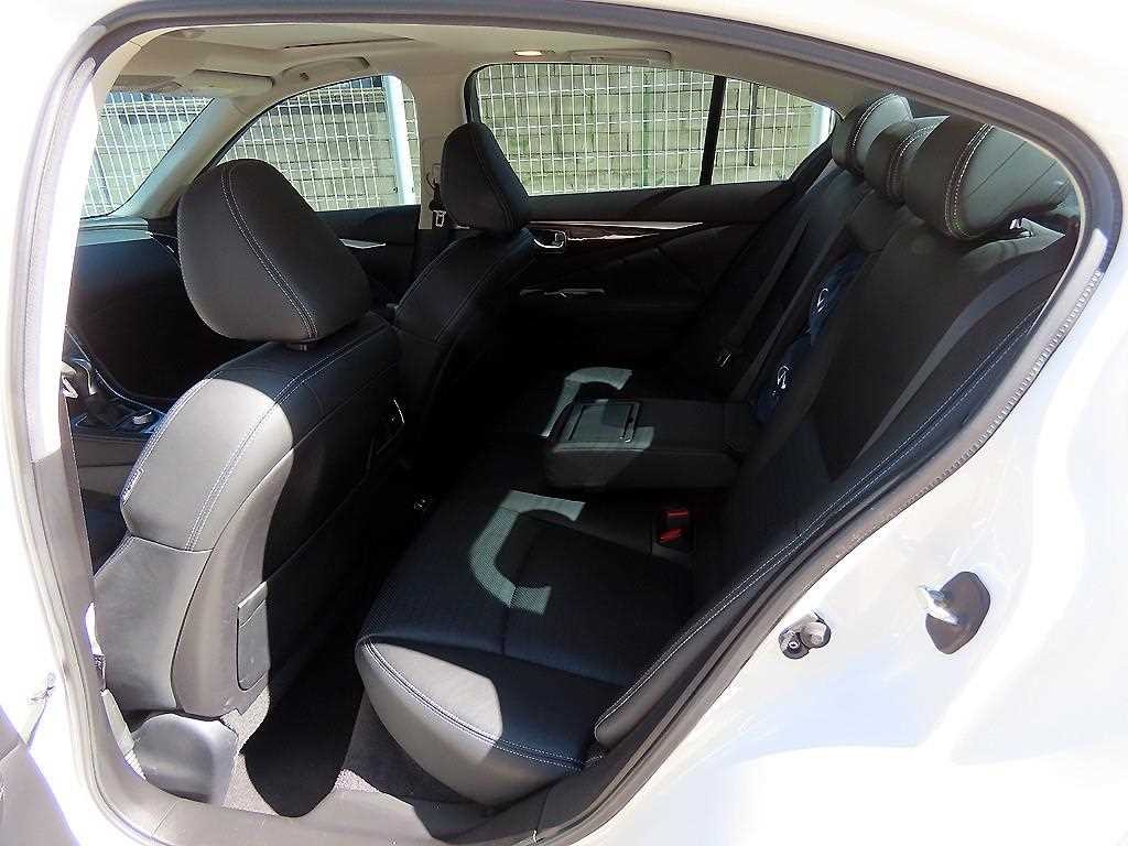 인피니티 Q Q50 3.5 하이브리드 하이테크 이미지 6