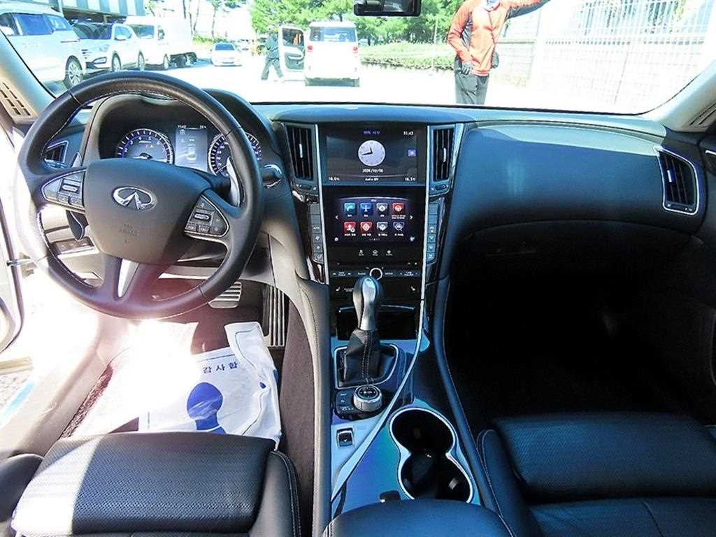 인피니티 Q Q50 3.5 하이브리드 하이테크 이미지 7