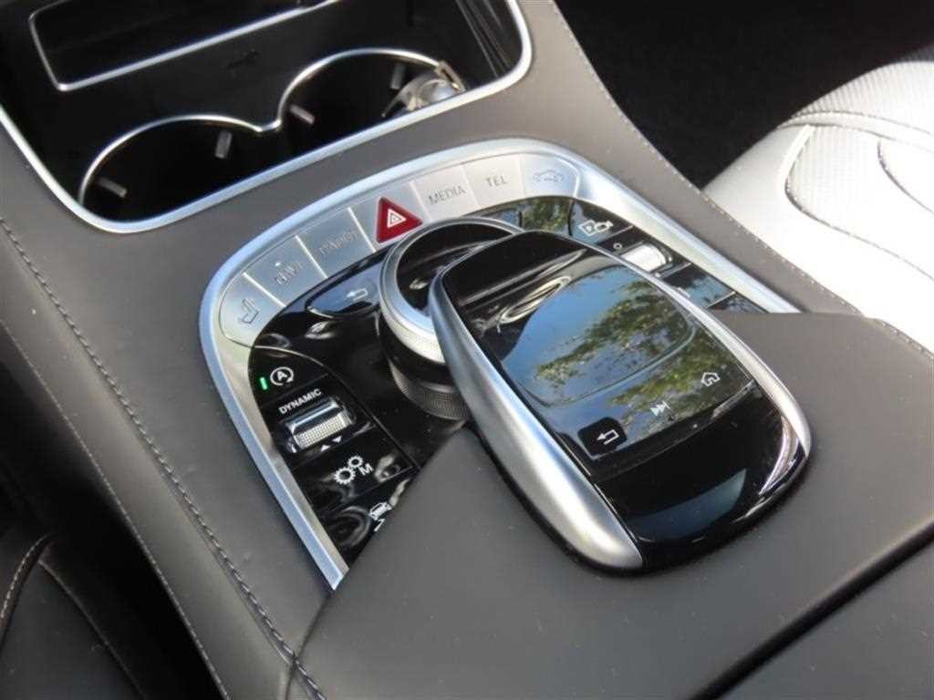 벤츠 S 클래스 S클래스-W222 S 63 AMG 4MATIC+ 쿠페 이미지 6
