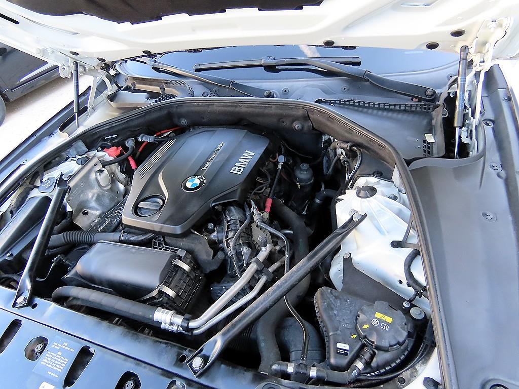 BMW 5시리즈 5시리즈 (F10) 520d xDrive M 에어로다이나믹 이미지 19