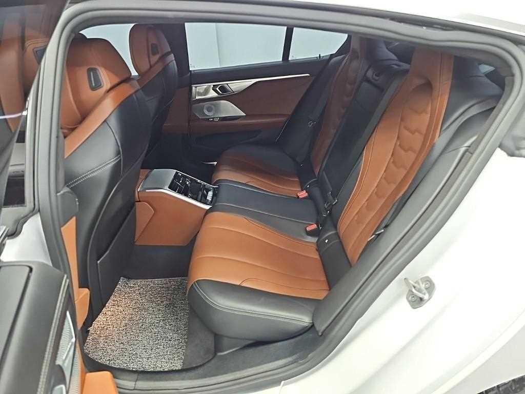BMW 8시리즈 8시리즈 (G15) 840d xDrive M 스포츠 그란쿠페 기본형 이미지 12