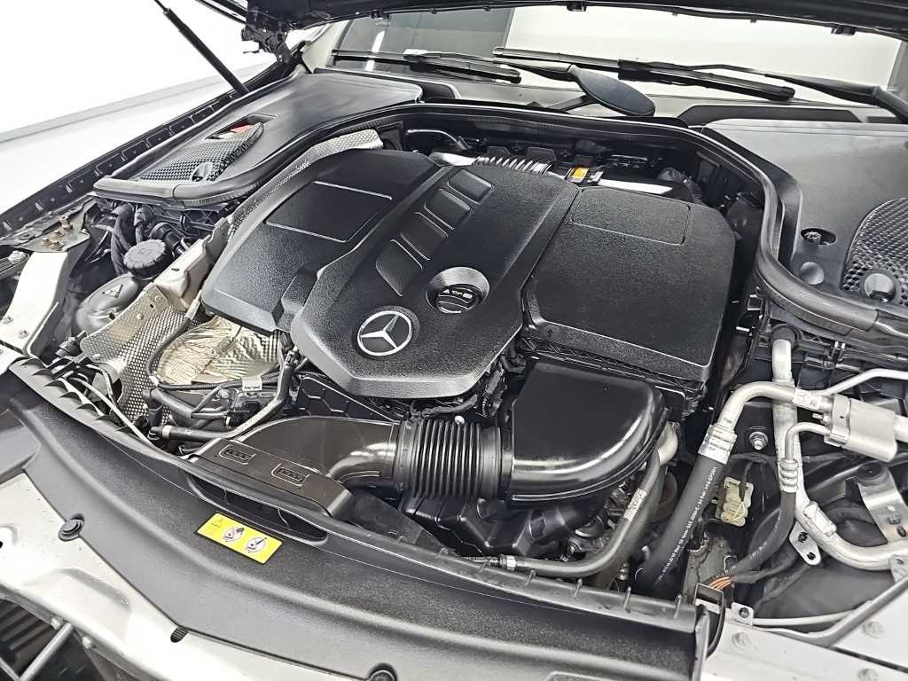 벤츠 E 클래스 E-클래스 W213 E220d 4MATIC AMG라인 이미지 5
