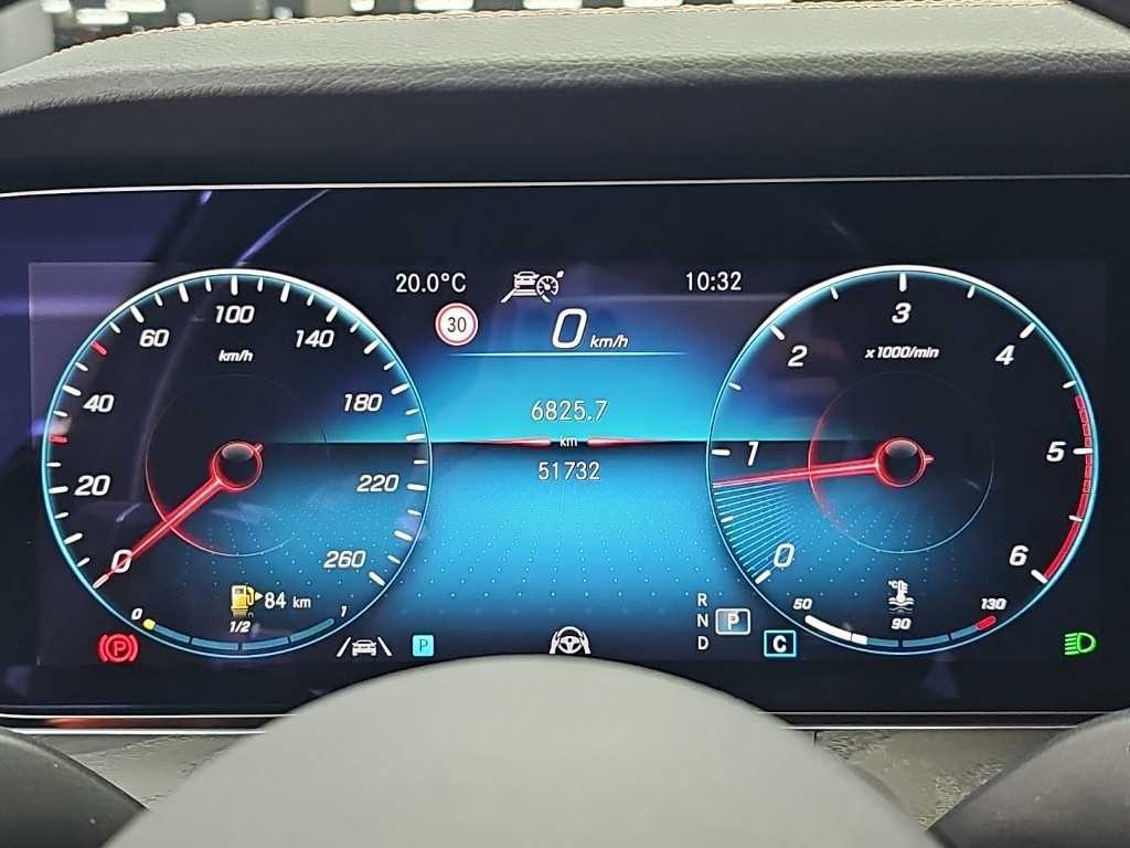 벤츠 E 클래스 E-클래스 W213 E220d 4MATIC AMG라인 이미지 6
