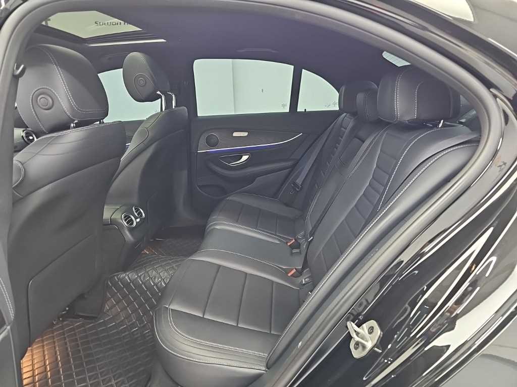 벤츠 E 클래스 E-클래스 W213 E220d 4MATIC AMG라인 이미지 12