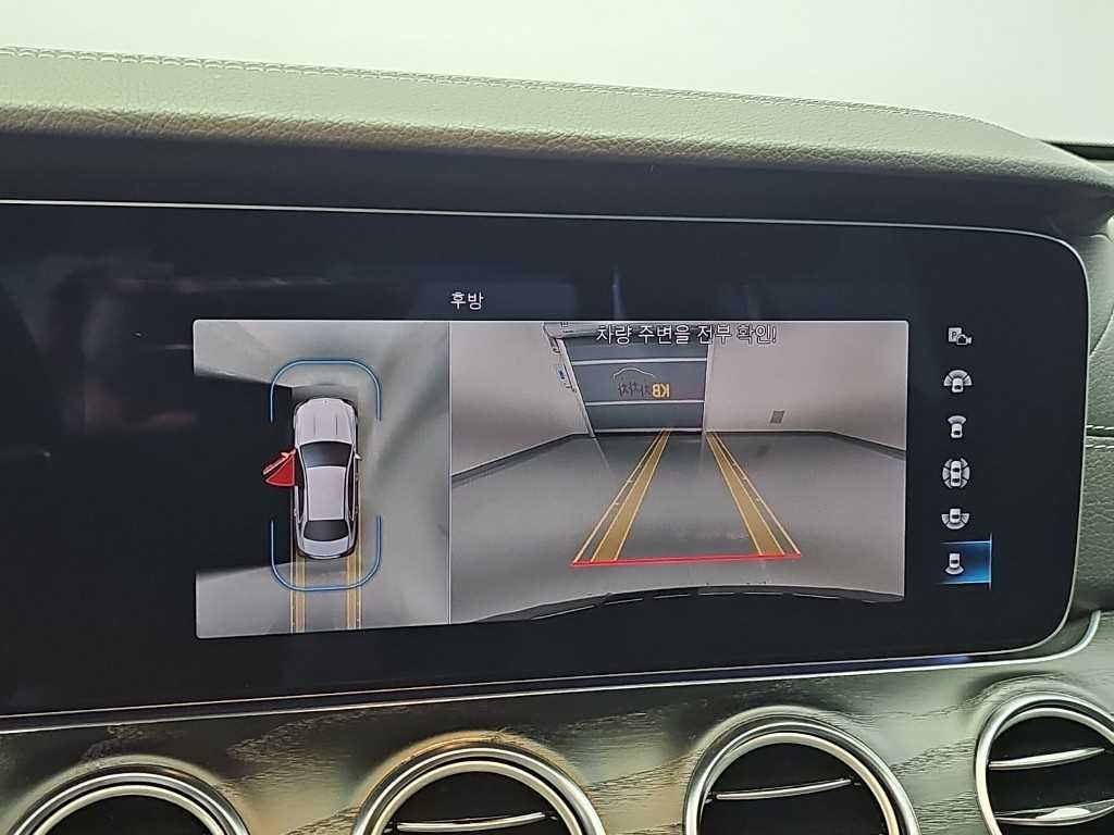 벤츠 E 클래스 E-클래스 W213 E220d 4MATIC AMG라인 이미지 16