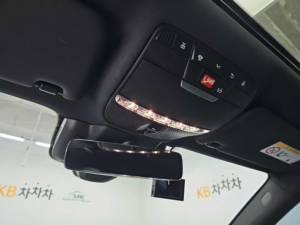 벤츠 E 클래스 E-클래스 W213 E220d 4MATIC AMG라인 이미지 18