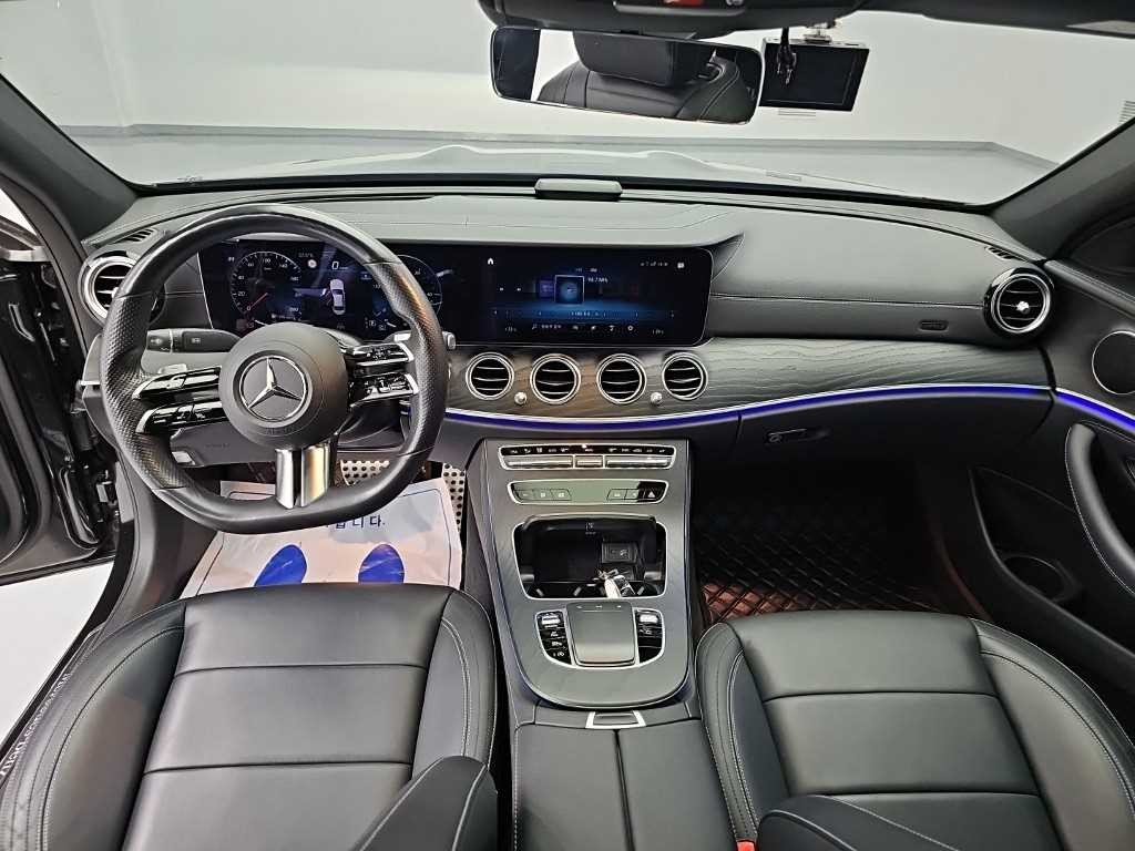 벤츠 E 클래스 E-클래스 W213 E220d 4MATIC AMG라인 이미지 7
