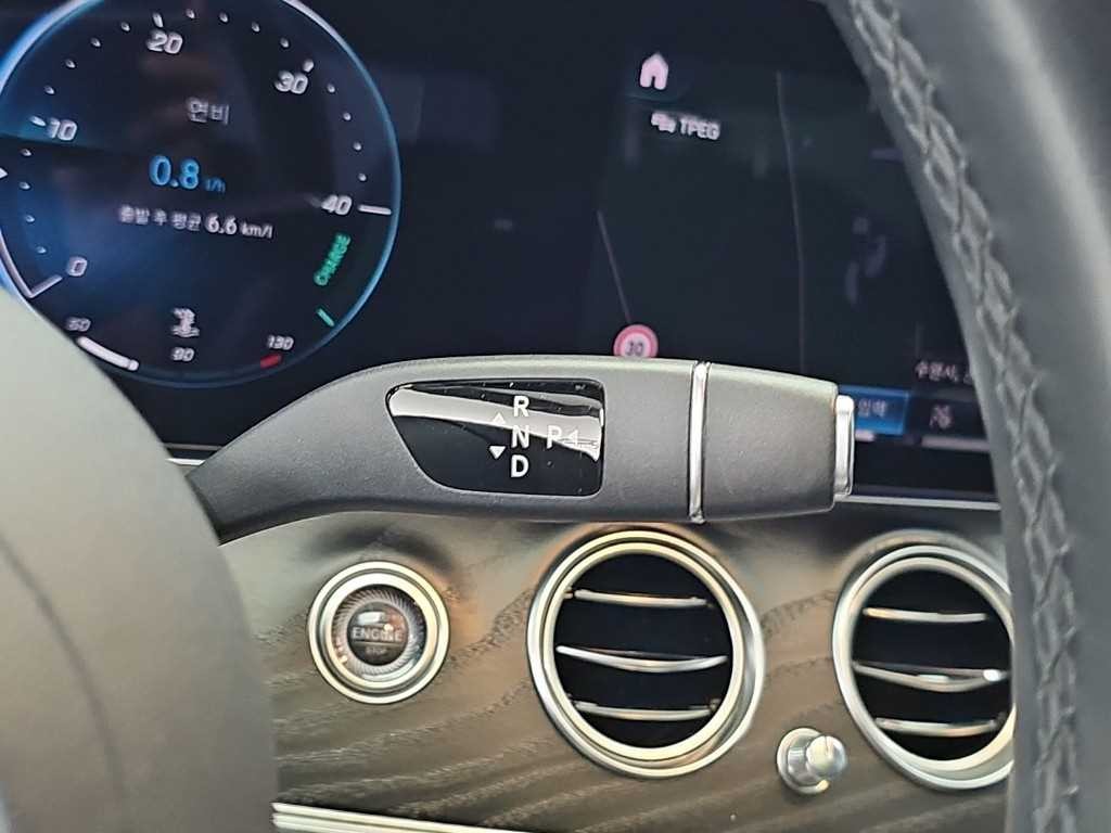 벤츠 E 클래스 E-클래스 W213 E220d 4MATIC AMG라인 이미지 8