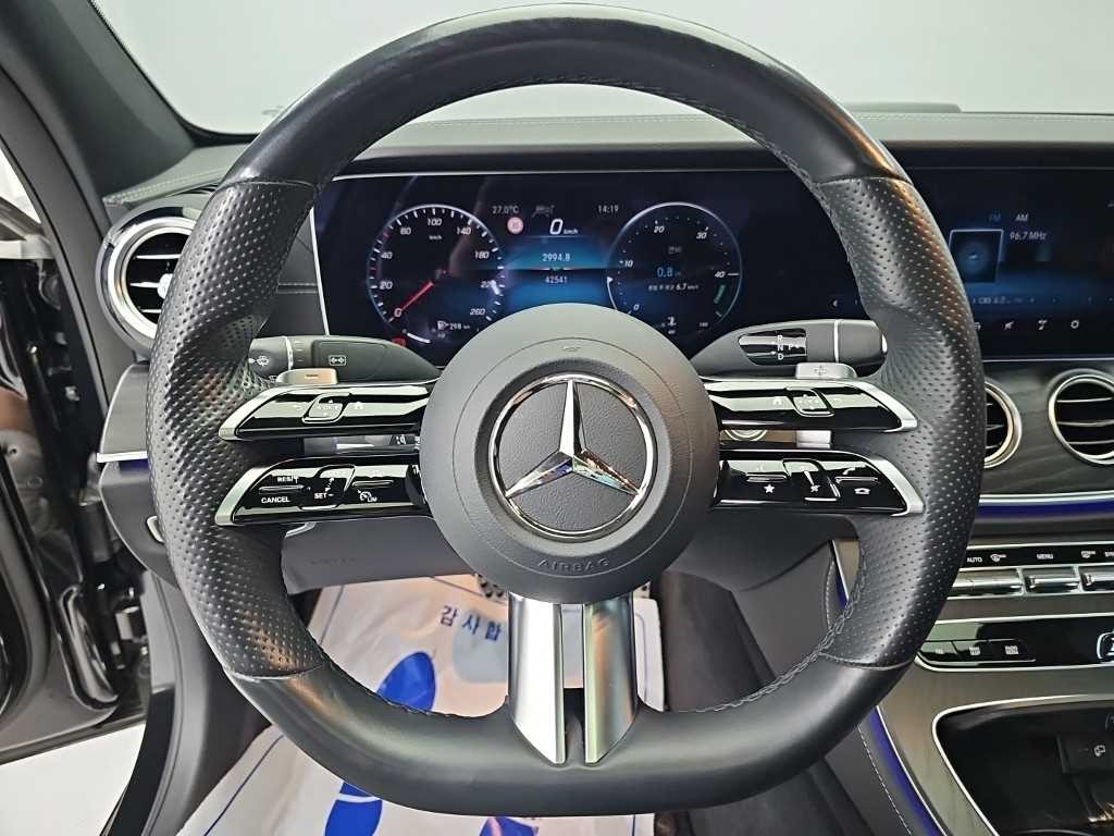 벤츠 E 클래스 E-클래스 W213 E220d 4MATIC AMG라인 이미지 9