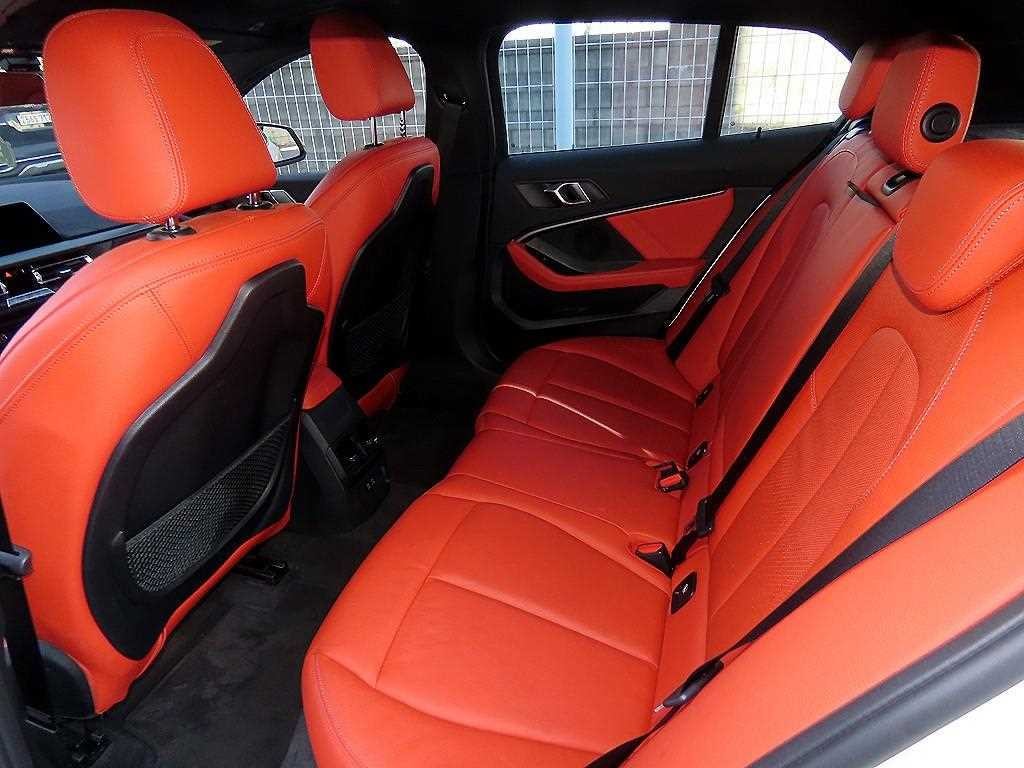BMW 1시리즈 1시리즈 (F40) 120i M 스포츠 이미지 6