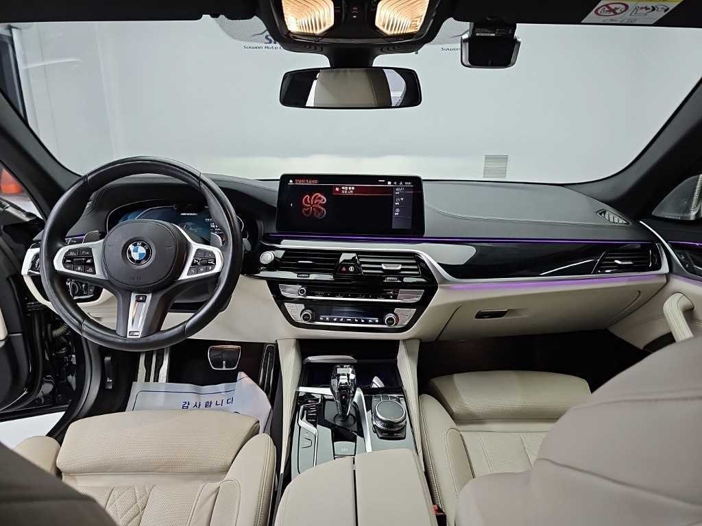 BMW 5시리즈 5시리즈 (G30) M550i xDrive 이미지 7