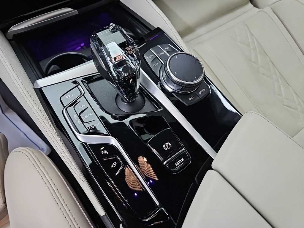 BMW 5시리즈 5시리즈 (G30) M550i xDrive 이미지 8