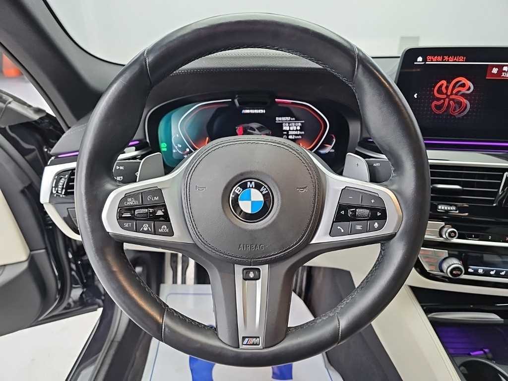 BMW 5시리즈 5시리즈 (G30) M550i xDrive 이미지 9