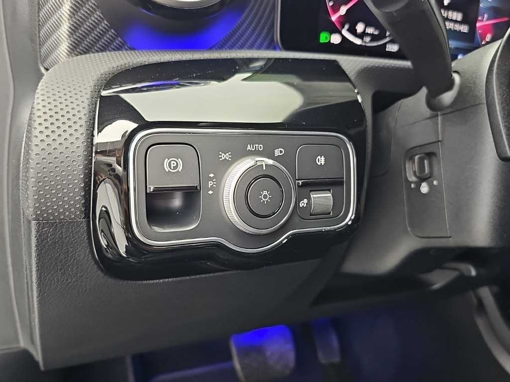 벤츠 A 클래스 A클래스 W177 A220 세단 이미지 18