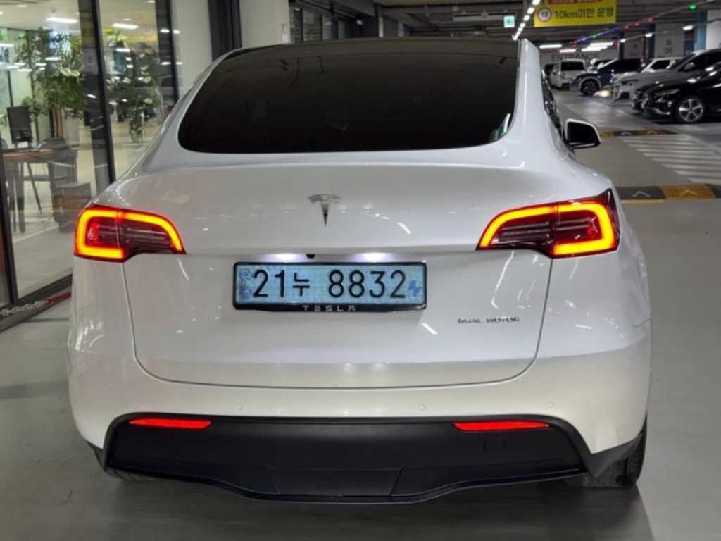 테슬라 모델 Y 롱 레인지 이미지 5