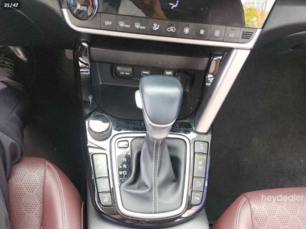 기아 셀토스 가솔린 1.6 터보 4WD 노블레스 이미지 11