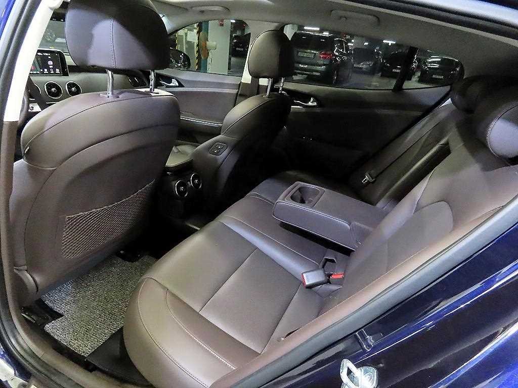 기아 스팅어 가솔린 2.0 터보 2WD 플래티넘 이미지 7