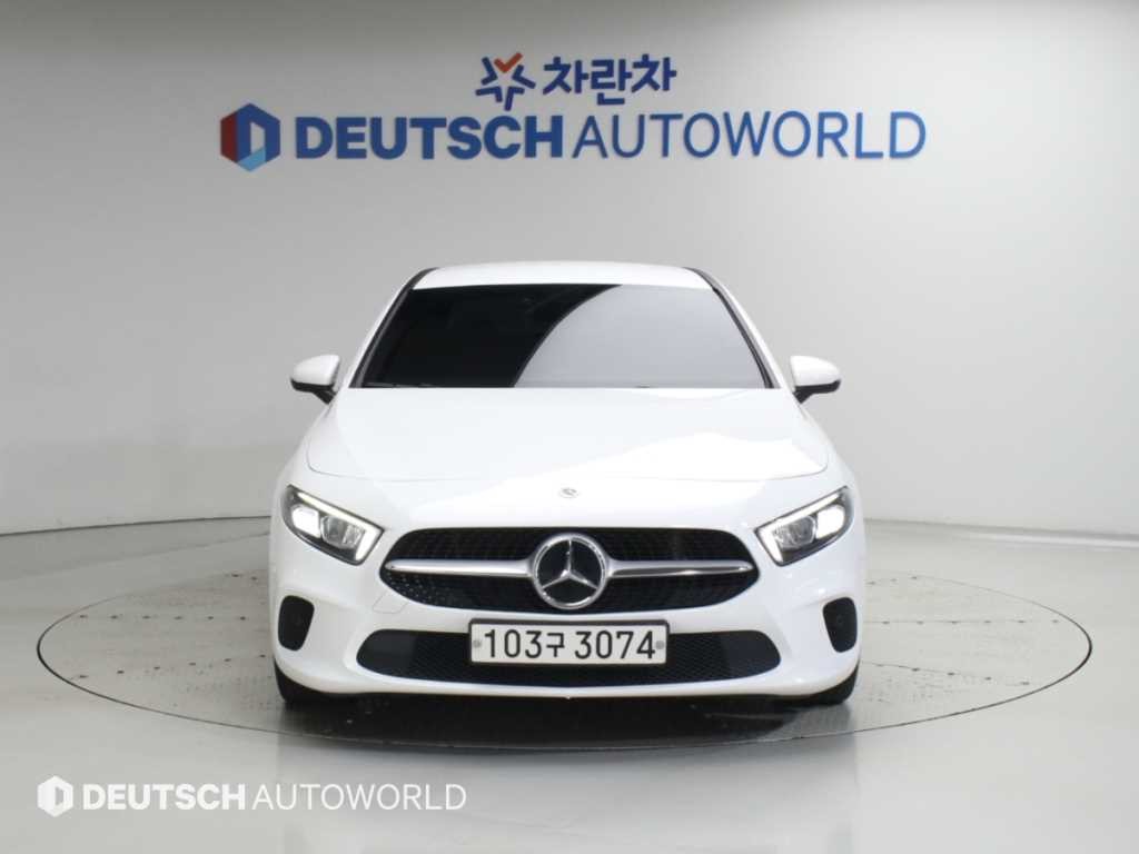 벤츠 A 클래스 A클래스 W177 A250 4MATIC 세단 이미지 1