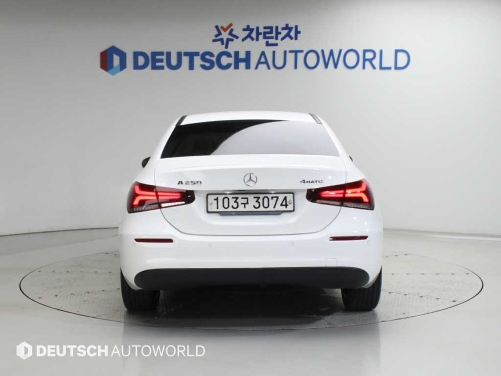 벤츠 A 클래스 A클래스 W177 A250 4MATIC 세단 이미지 3