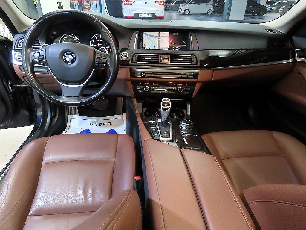 BMW 5시리즈 5시리즈 (F10) 528i xDrive M 에어로 다이나믹 이미지 10