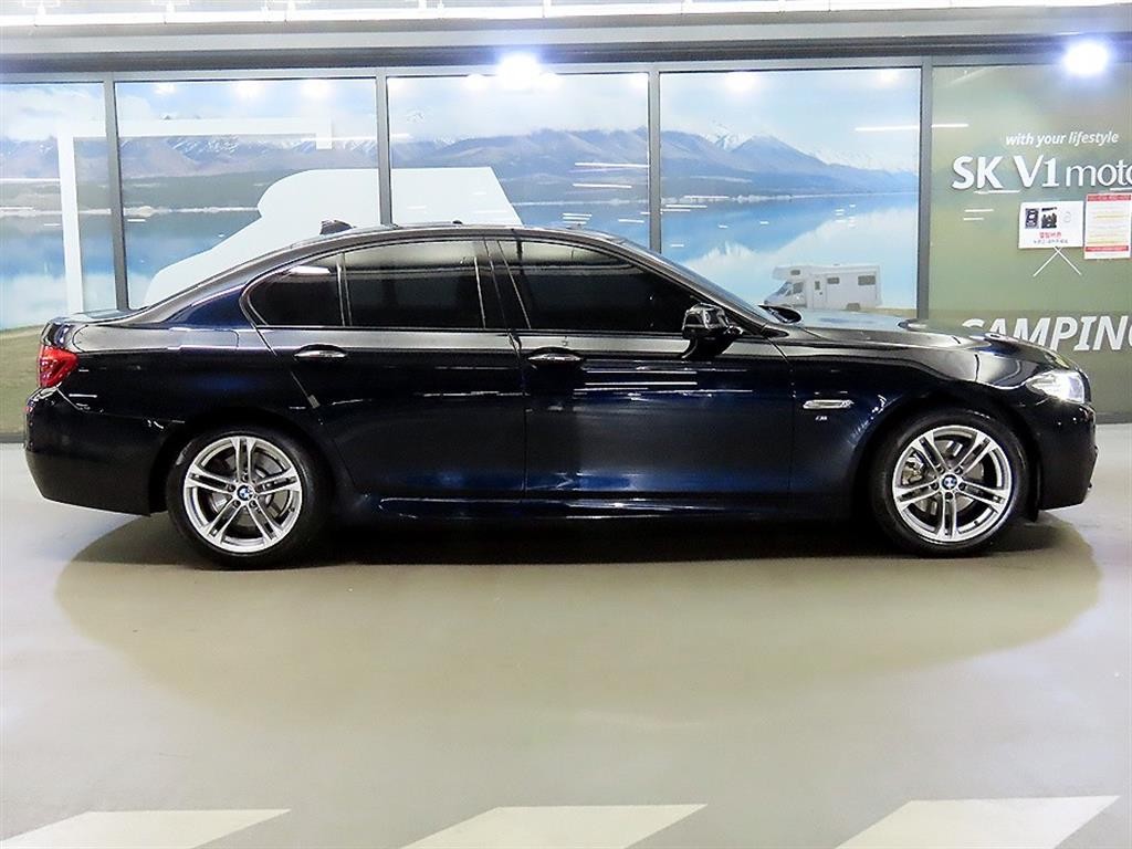 BMW 5시리즈 5시리즈 (F10) 528i xDrive M 에어로 다이나믹 이미지 3